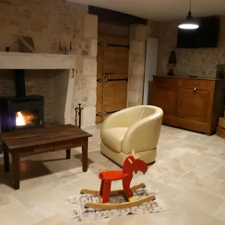 Domaine Du Pompinaud Accessible Pmr Bed and Breakfast