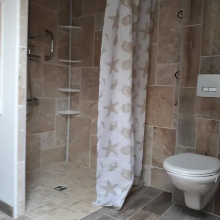 Domaine Du Pompinaud Accessible Pmr Bed and Breakfast *
